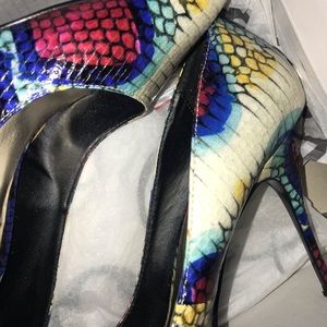 Shi High Heels.♥️💛💙🖤💛💙❤️👠